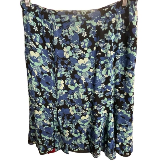 JM Collection Black and Blue Flare Floral Skirt - Picture 2 of 8